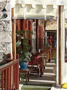 Castelino Akyarlar Hotel 2*