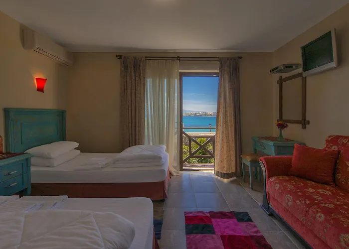 Castelino Akyarlar Hotel