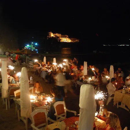 Castelino Akyarlar Otel 2*